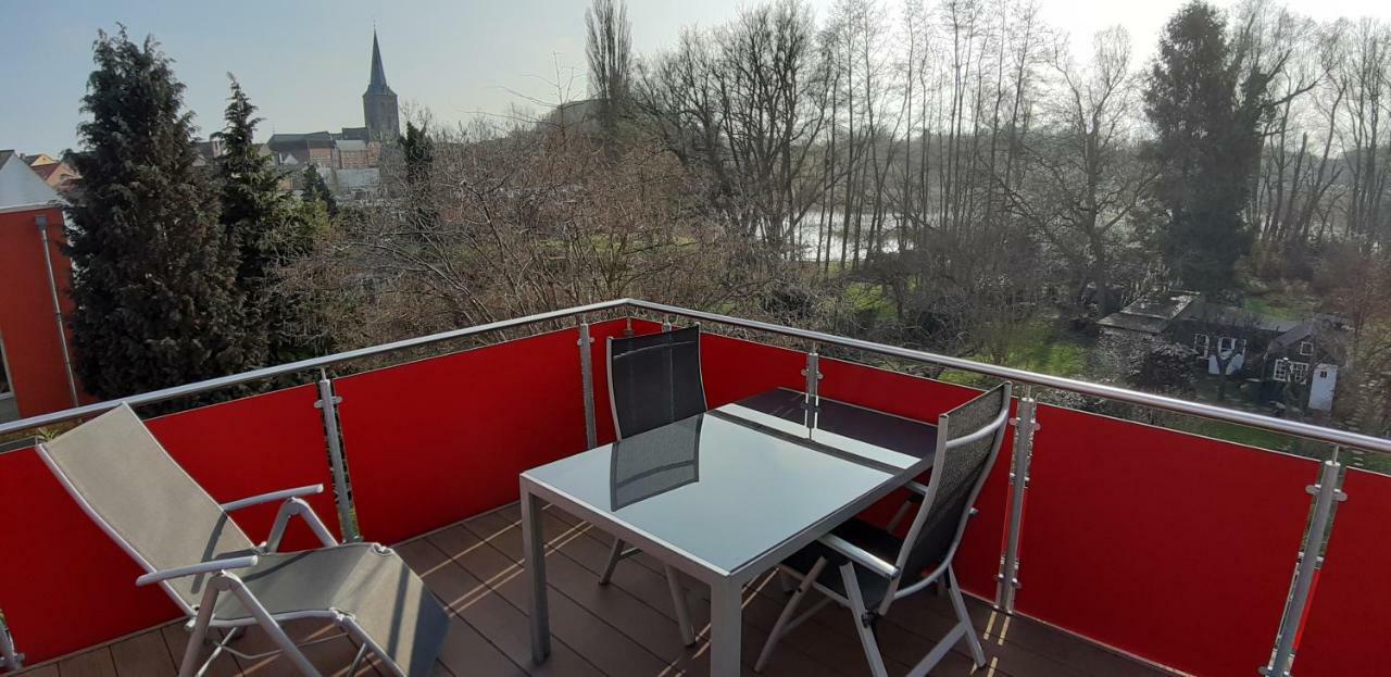 Ferienwohnung Am Schwanensee プレーン エクステリア 写真
